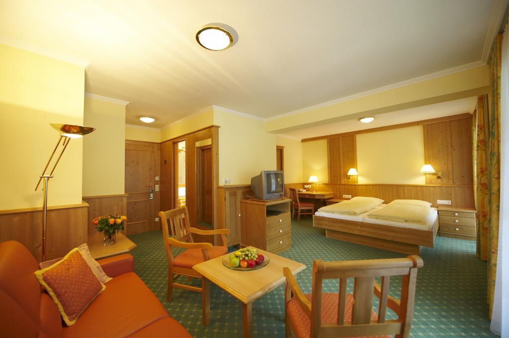 Hotel Martin Ramsau am Dachstein Zimmer foto