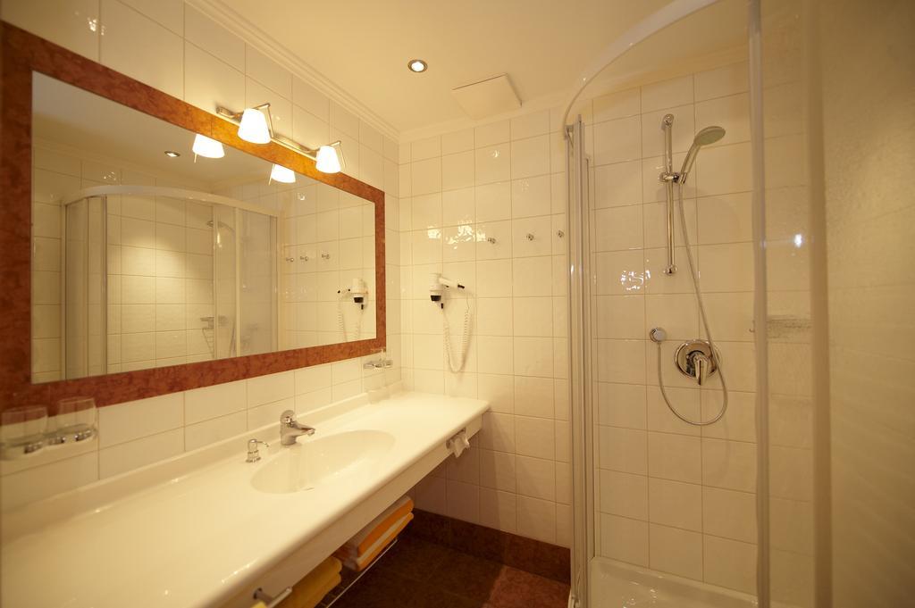 Hotel Martin Ramsau am Dachstein Zimmer foto