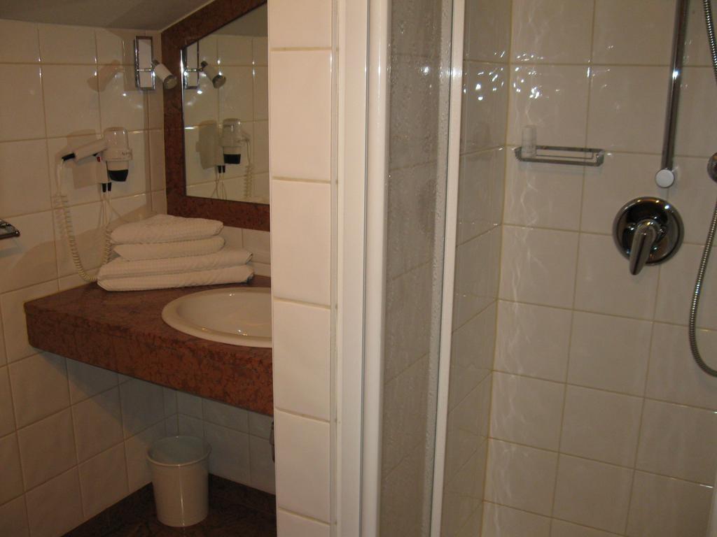 Hotel Martin Ramsau am Dachstein Zimmer foto