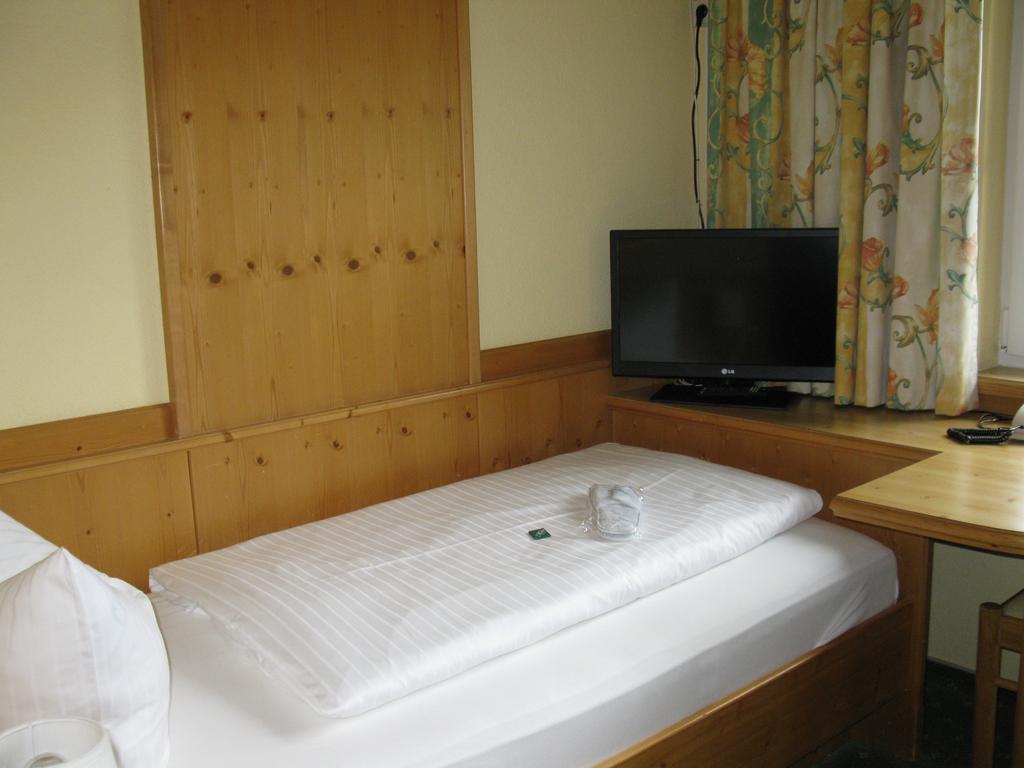 Hotel Martin Ramsau am Dachstein Zimmer foto