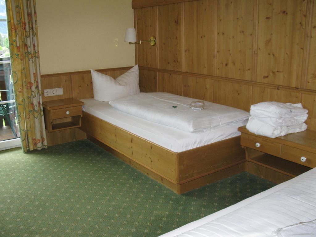 Hotel Martin Ramsau am Dachstein Zimmer foto